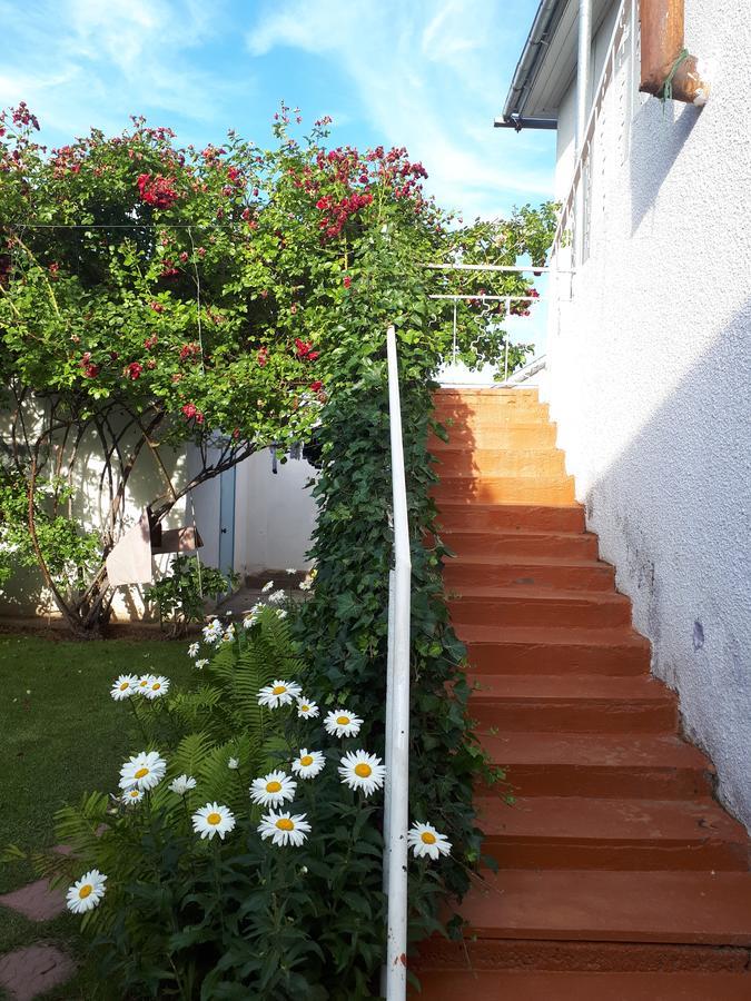 Prestige Guest House Cholpon-Ata Ngoại thất bức ảnh